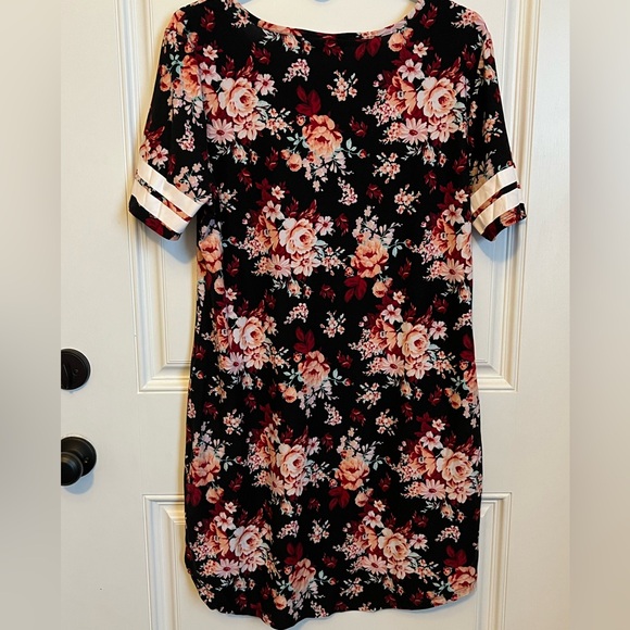 XL- T-shirt dress with cute athletic vibe white stripes on sleeves. - Picture 4 of 4